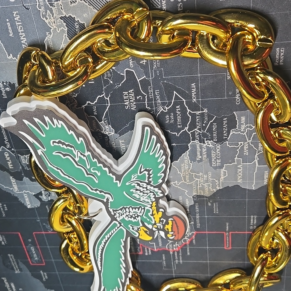 Philadelphia Eagles Gold Chain Necklace with Eagle Pendant - Picture 4 of 7